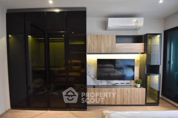 picture Studio Condo at Rhythm Ekkamai near BTS Ekkamai (ID 2892829) - 4/17