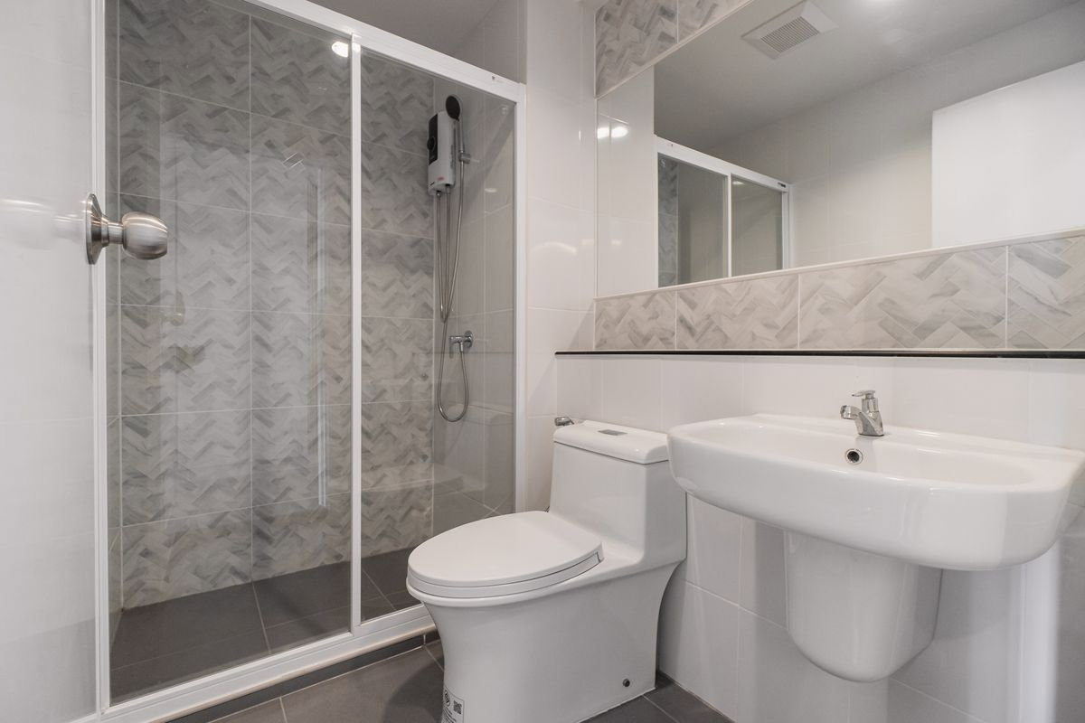 picture Code: 26KJ2353  for rent Regent home bangna 🔥🔥 Line ID: @kjcondo (with @)🔥🔥 - 14/16