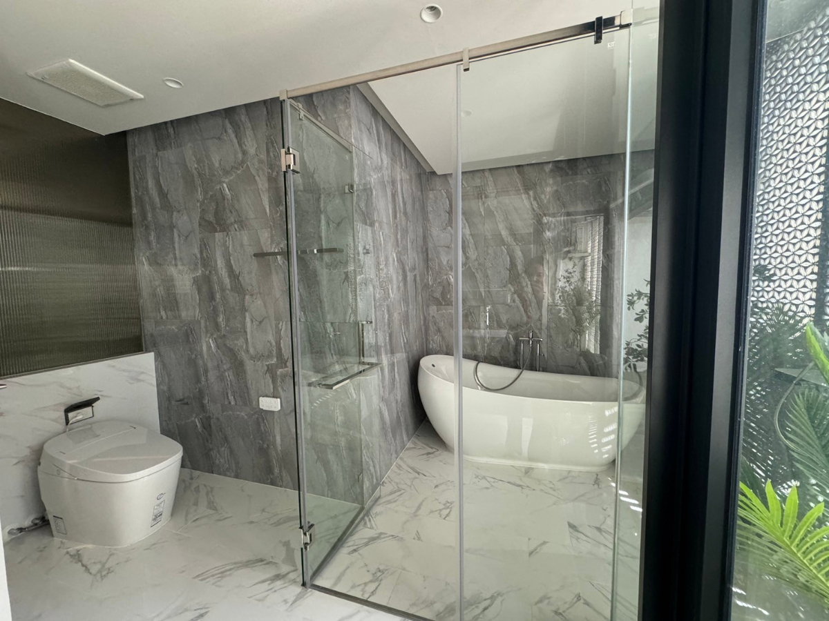 รูป ขาย บ้านใหม่ 5 ชั้น พร้อมลิฟท์ ใกล้ BTS ตกแต่งสไตล์ Modern Minimal ** NO CO-AGENT ** - รูปที่ 13/18