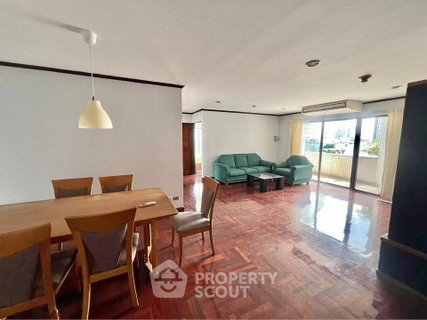 3-BR Condo at Richmond Palace Condominium near BTS Phrom Phong (ID 2853667)