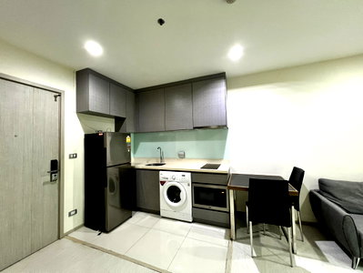 ขายคอนโด : ขายคอนโด Rhythm Sukhumvit 36-38 | ชั้น 7 วิวสระ | ราคาดีที่สุดเพียง 4.9 ล้านบาท
