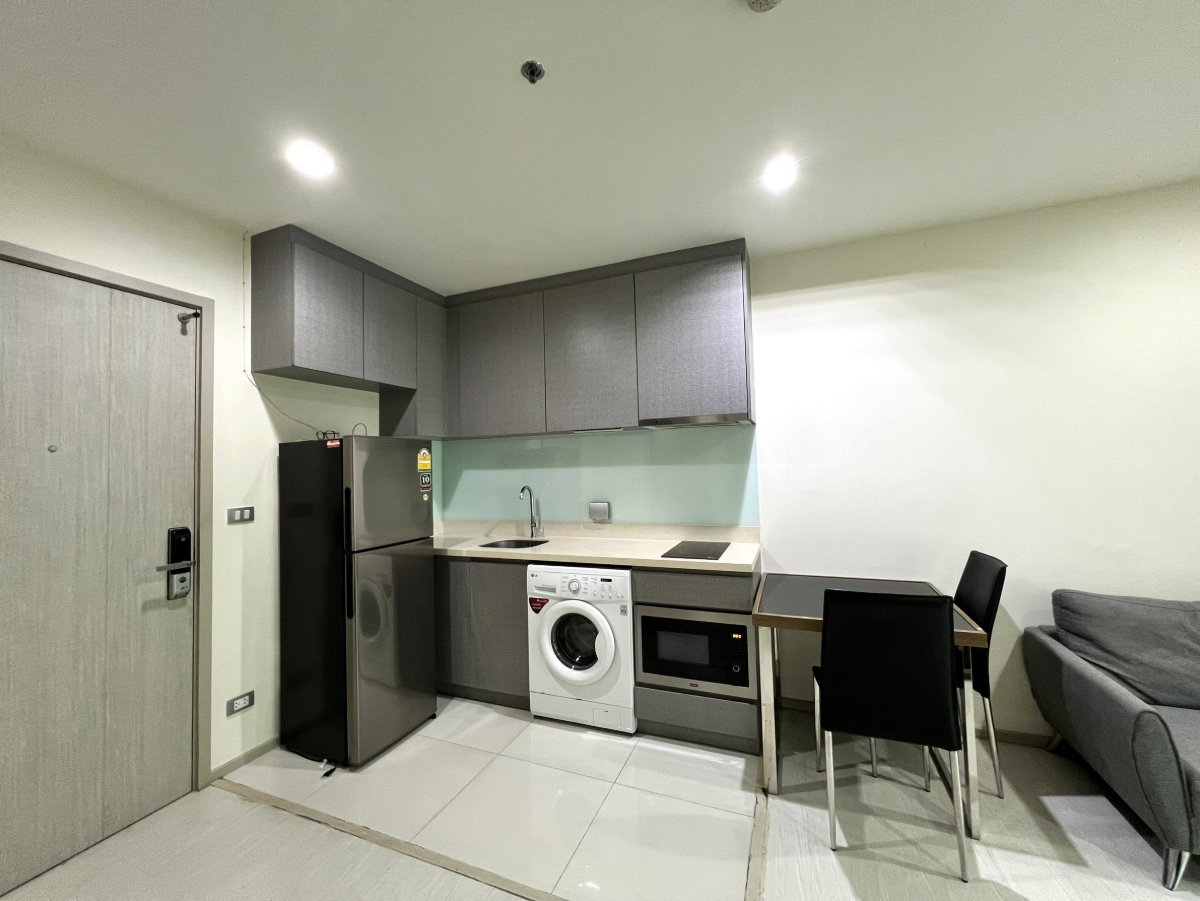 รูป ขายคอนโด Rhythm Sukhumvit 36-38 | ชั้น 7 วิวสระ | ราคาดีที่สุดเพียง 4.9 ล้านบาท - รูปที่ 1/16