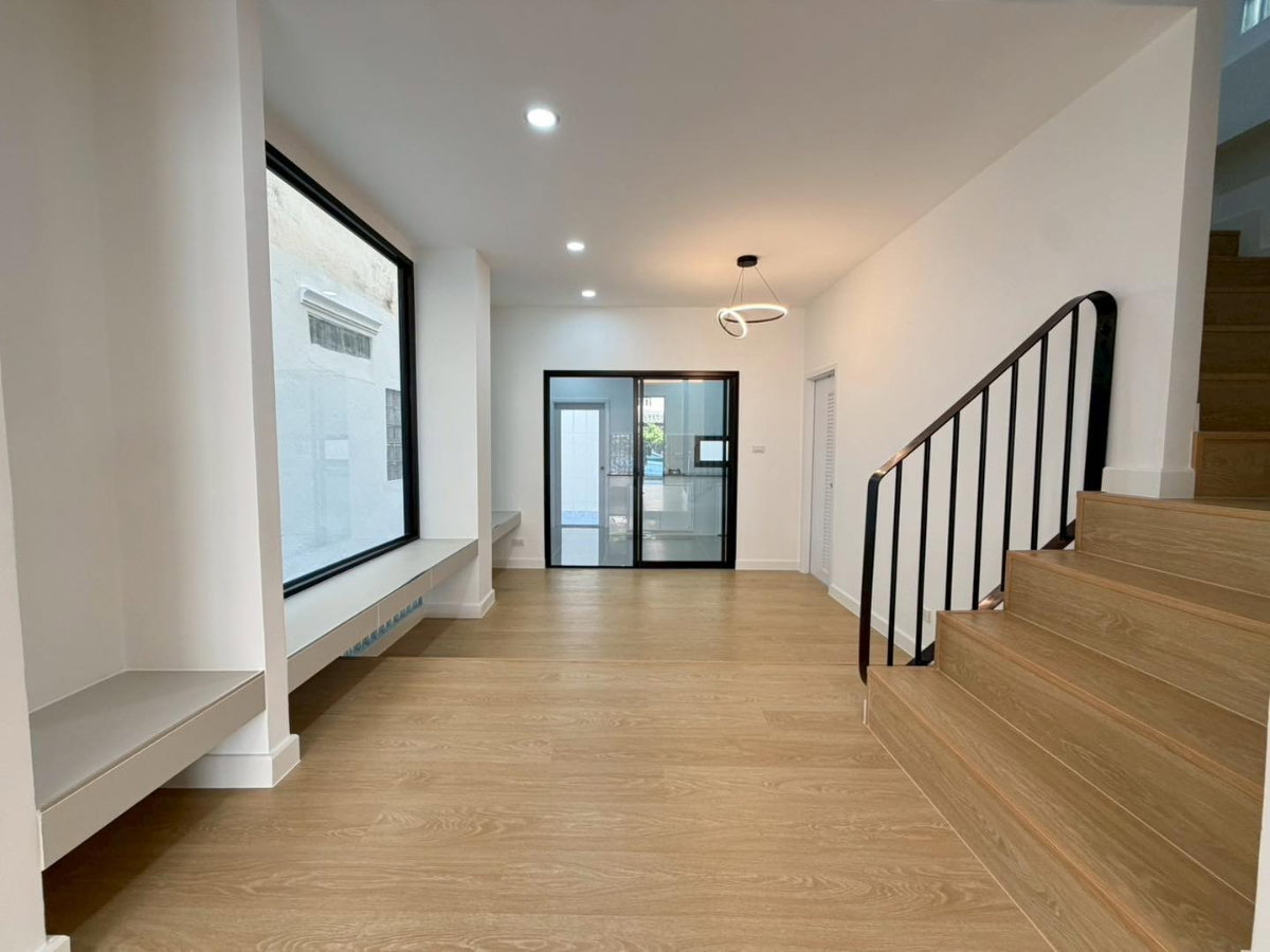 รูป 🏡 ขายทาวน์เฮาส์ 2 ชั้น หมู่บ้านเมืองเพชรวิลเลจ  📍ถนนสวนผัก ซอยทุ่งมังกร 10 แขวงฉิมพลี เขตตลิ่งชัน กรุงเทพมหานคร - รูปที่ 5/28