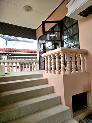 Houses for rent Prasert Manukit Road : FOR RENT  HOUSE PROPERTY  20000 BAHT per MONTH
