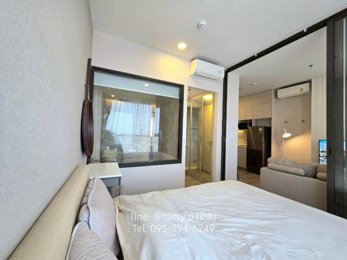 picture ✨ For rent  KEEN Center Sriracha ✨ - 3/12
