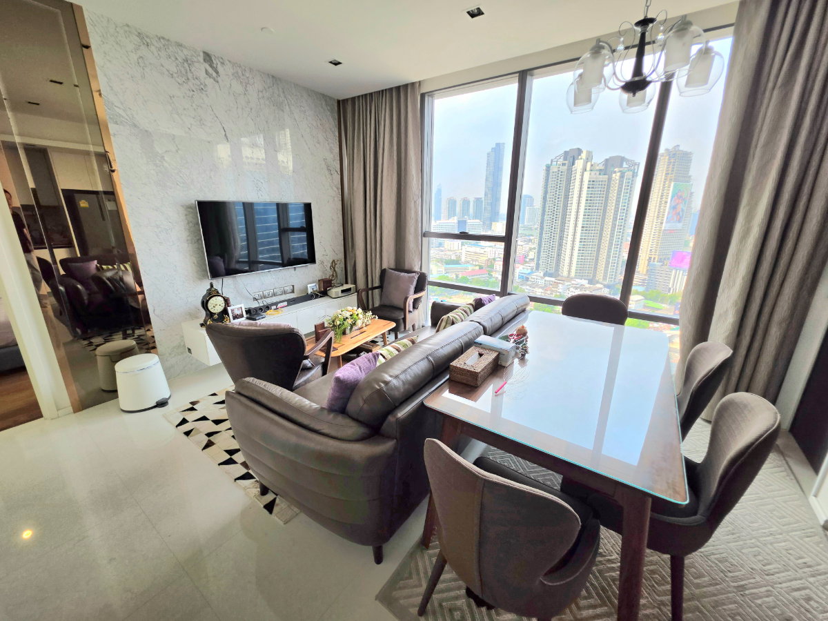 Luxury Condo Sathorn — ห้องใหญ่ ชั้นสูง พร้อมลิฟต์ส่วนตัว ราคาดีมาก 13.5 ล้าน
