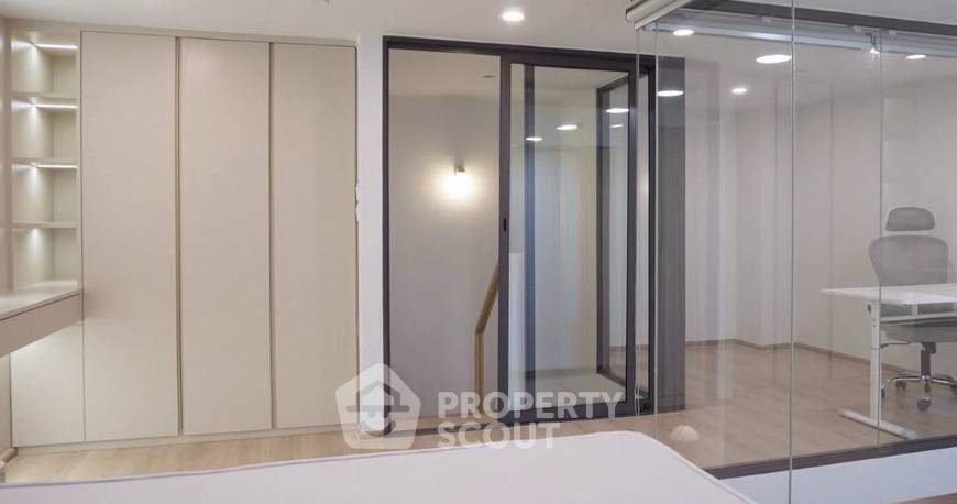 รูป คอนโด 2-ห้องนอน ที่ ไลฟ์ พระราม 4 - อโศก ใกล้ MRT ศูนย์การประชุมแห่งชาติสิริกิติ์ (ID 2893339) - รูปที่ 3/5
