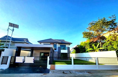 Houses for sale ม.เทคโนโลยีราชมงคลสุวรรณภูมิ : Sale of detached houses, village, Maneeya Rattanathibet, big house, ready house, Nonthaburi Central Rattanathibet