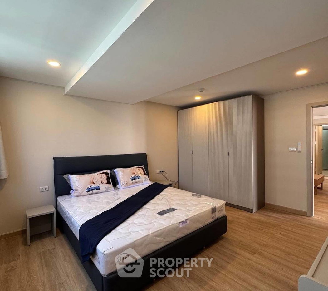 picture 2-BR Condo at Supalai Place Sukhumvit 39 near BTS Phrom Phong (ID 2901765) - 11/17