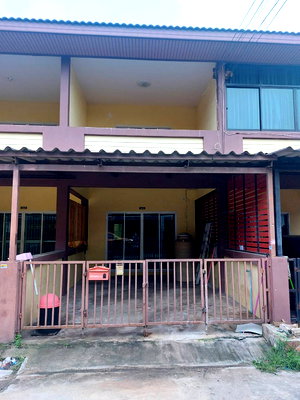 Townhouses for sale Hemaraj Eastern Seaboard Industrial Estates : Townhouse Near C.K. Plaza Pluakdaeng