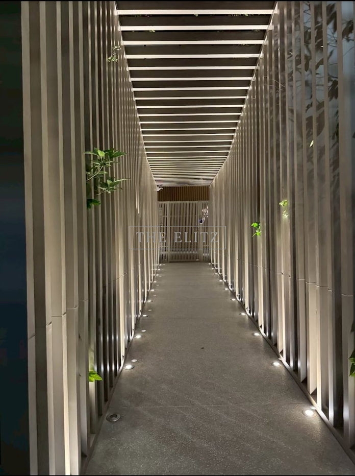รูป ✨ใช้ชีวิตระดับ Iconic ในตึกที่สวยที่สุดใจกลางสาทร กับห้องแต่งสวยที่ Tait Sathorn 12 — แค่ส่วนกลางลอยฟ้าก็คุ้มแล้ว! 🌵 - รูปที่ 4/9