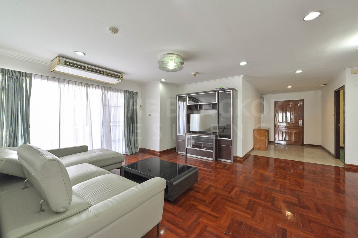 picture Richmond Palace Sukhumvit 43  Room available, great price - 6/10