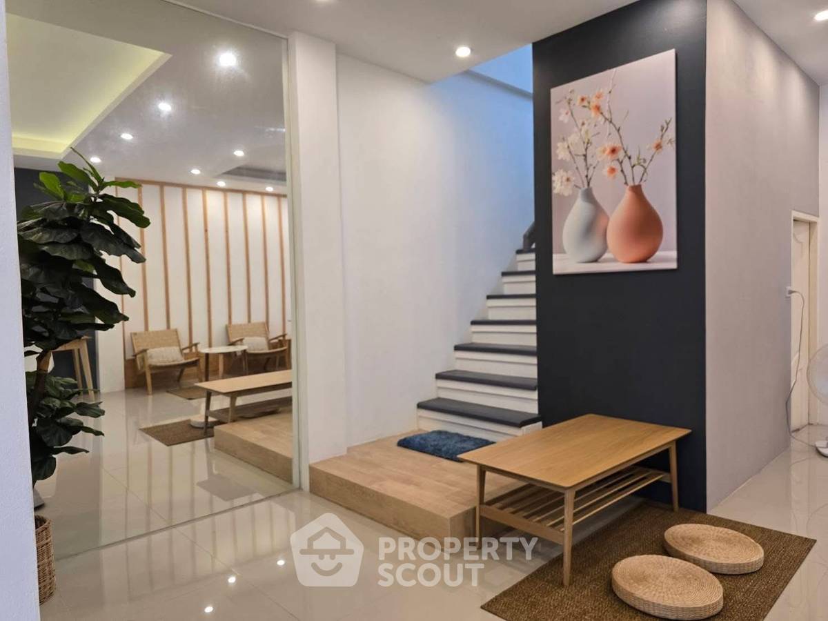 รูป ทาวน์เฮ้าส์ 3-ห้องนอน ใน คันนายาว (ID 2885218) - รูปที่ 4/19