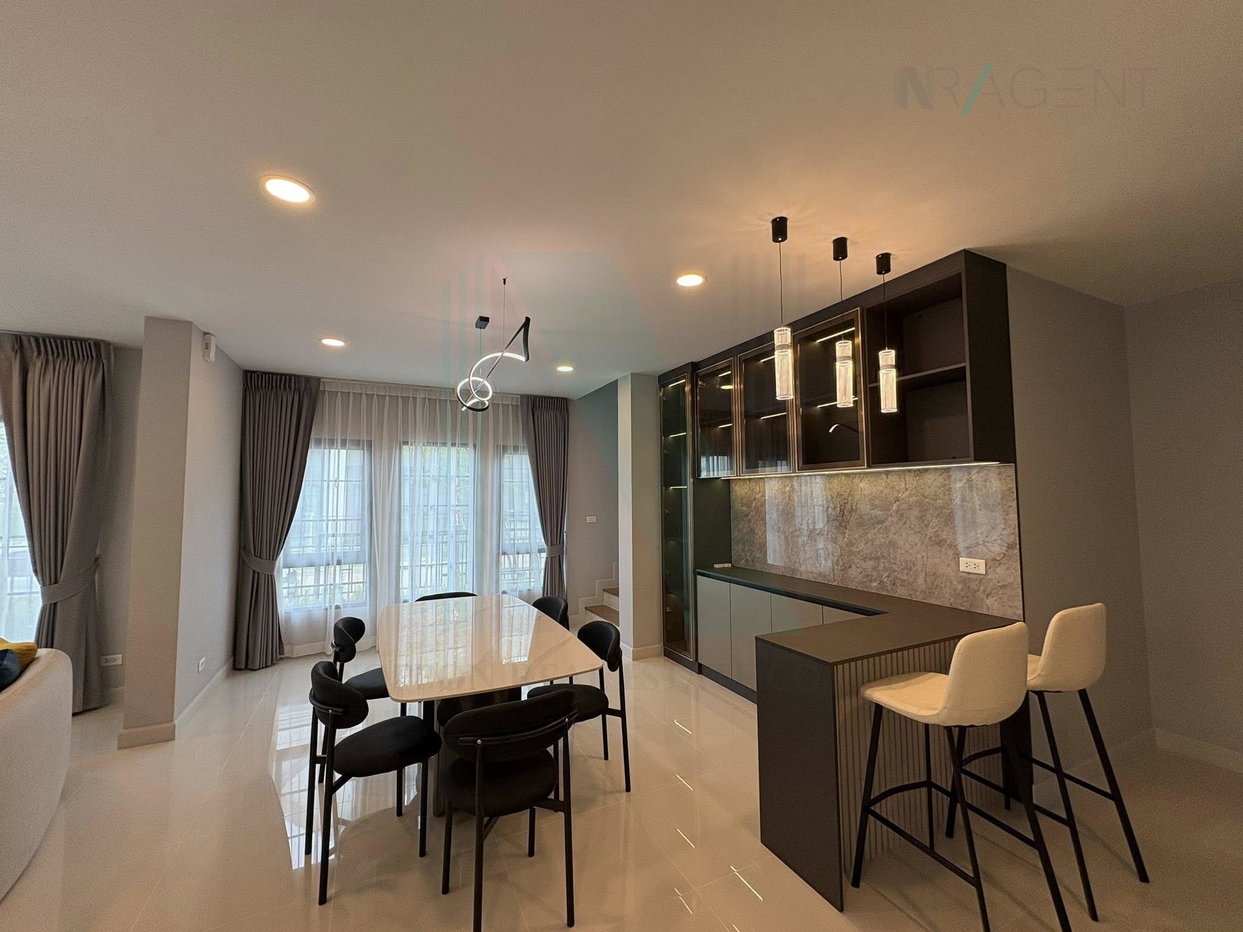 รูป ให้เช่าบ้านเดี่ยว 2 ชั้น เซนโทร บางนา 4 ห้องนอน 5 ห้องน้ำ - รูปที่ 4/8