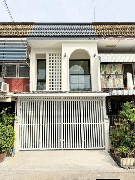 รูป ขายทาวน์เฮ้าส์ 2 ชั้น ซอยเสนานิคม 1 ขนาด 19.6 ตรว 2นอน 2น้ำ บ้านหันทิศตะวันตก ใกล้ห้างเมเจอร์รัชโยธิน - รูปที่ 1/8