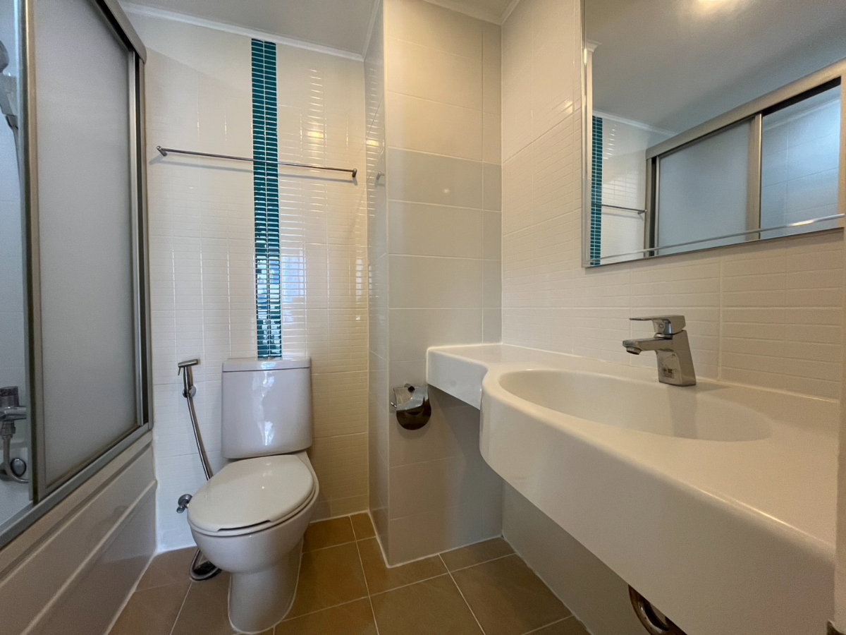 รูป 🔥 Lumpini Place Rama 9 - Ratchada | Rare Unit ห้องใหญ่ 37.5 ตร.ม. แต่ง Built-in ใหม่ ชั้นสูงวิวสวย New CBD พระราม 9 เพียง 2.99 ล้าน - รูปที่ 13/15