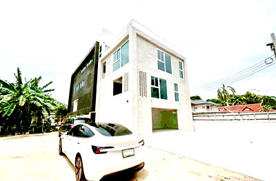 Office for rent  Sena : H0811, Office Building for Rent and Sale at Ladphrao