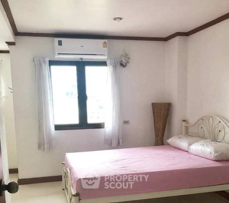 picture 2-BR Condo at Aree Place Sukhumvit 26 near BTS Phrom Phong (ID 2898256) - 6/9
