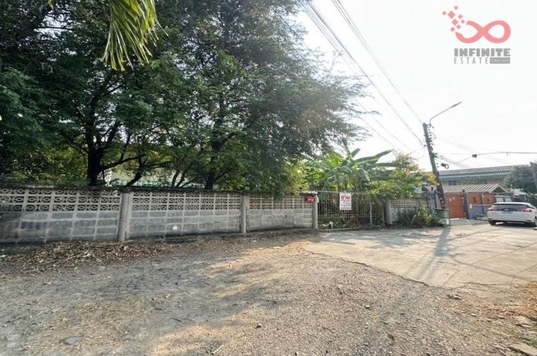 Land for sale, 171 sq wah, Sai Mai