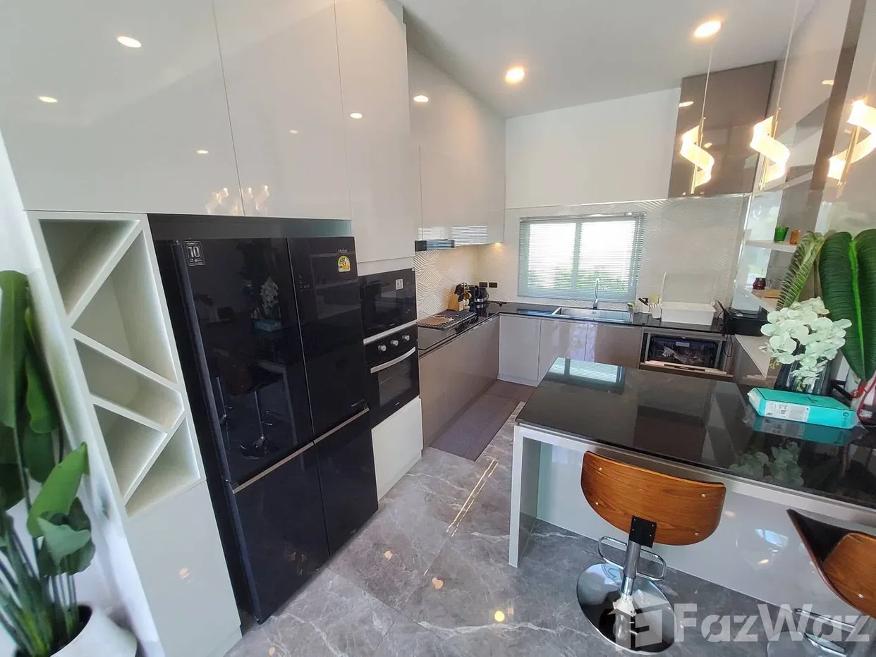 picture 4 Bedrooms for sale 6259429 - 9/28