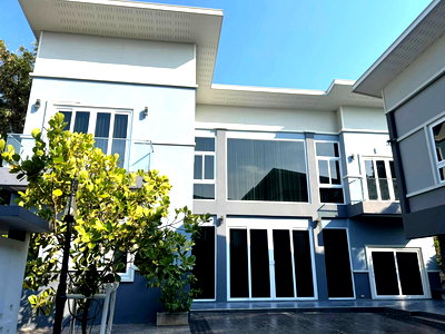 บ้านเดี่ยว วิทยาลัยเทคนิคหนองคาย : ขายบ้านเดี่ยว 2 ชั้น 2 หลัง เนื้อที่รวม 250 ตารางวา พร้อมอยู่ ทำเลทองติดสะพานมิตรภาพไทย-ลาว จังหวัดหนองคาย ราคาลดสุดพิเศษ