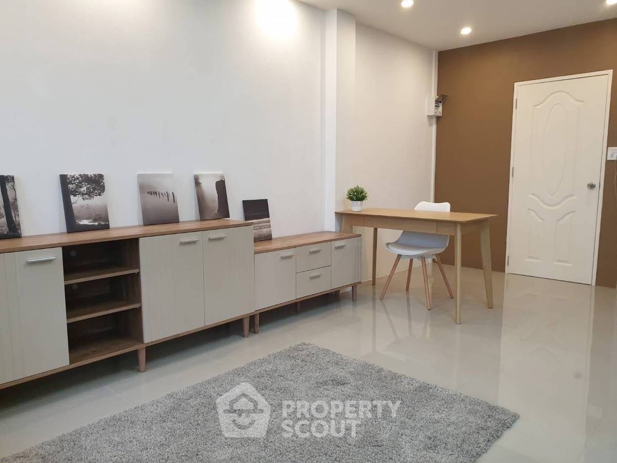 รูป ทาวน์เฮ้าส์ 3-ห้องนอน ใน คันนายาว (ID 2885218) - รูปที่ 13/19
