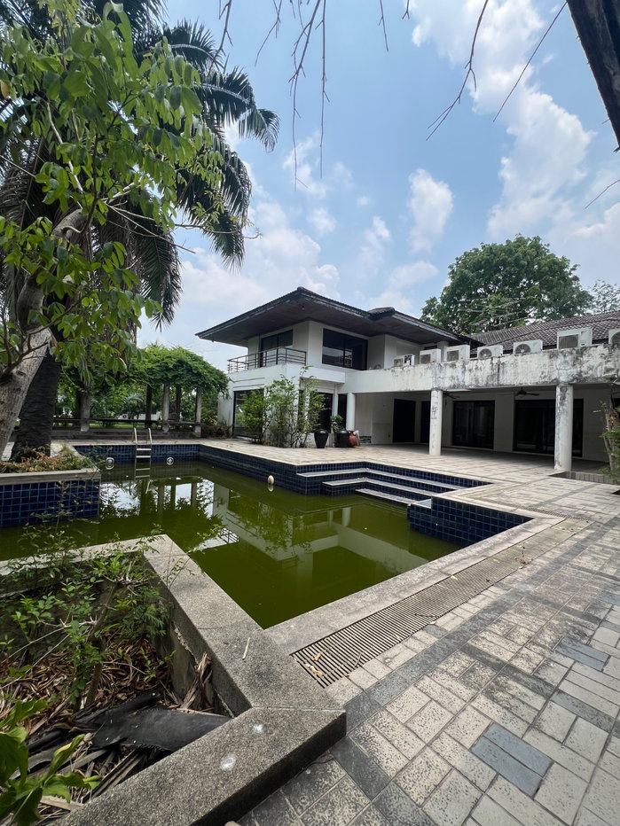 รูป ขายคฤหาสน์ โอบล้อมด้วยคลอง วิวสนามกอล์ฟเมืองเอก ใกล้สนามบินดอนเมือง - รูปที่ 2/20