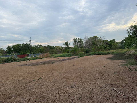 4 rai of land for sale in Pathum Thani, Khlong Ha. Excellent location, suitable for factory construction.