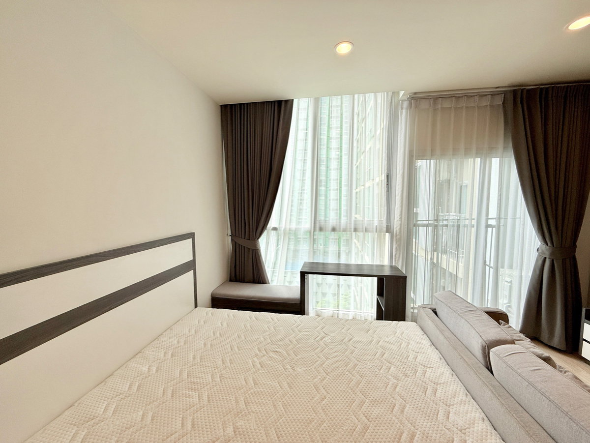 picture For Rent " 𝐍𝐨𝐛𝐥𝐞 𝐑𝐞𝐯𝐨𝐥𝐯𝐞 Ratchada 2 " Type Studio, 21 Sq.m., Near : MRT-Thailand Cultural Centre - 3/8