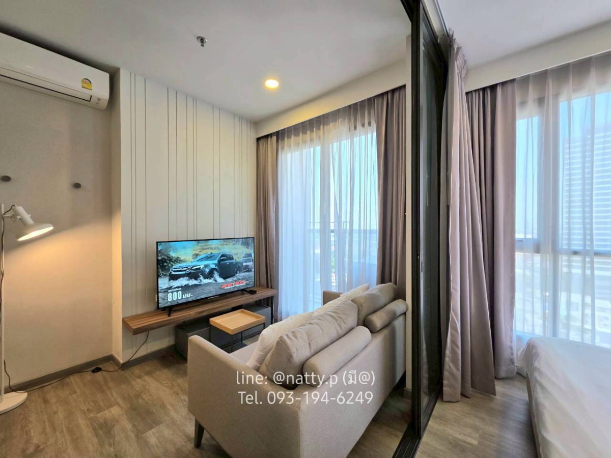 picture ✨ For rent  KEEN Center Sriracha ✨ - 4/12