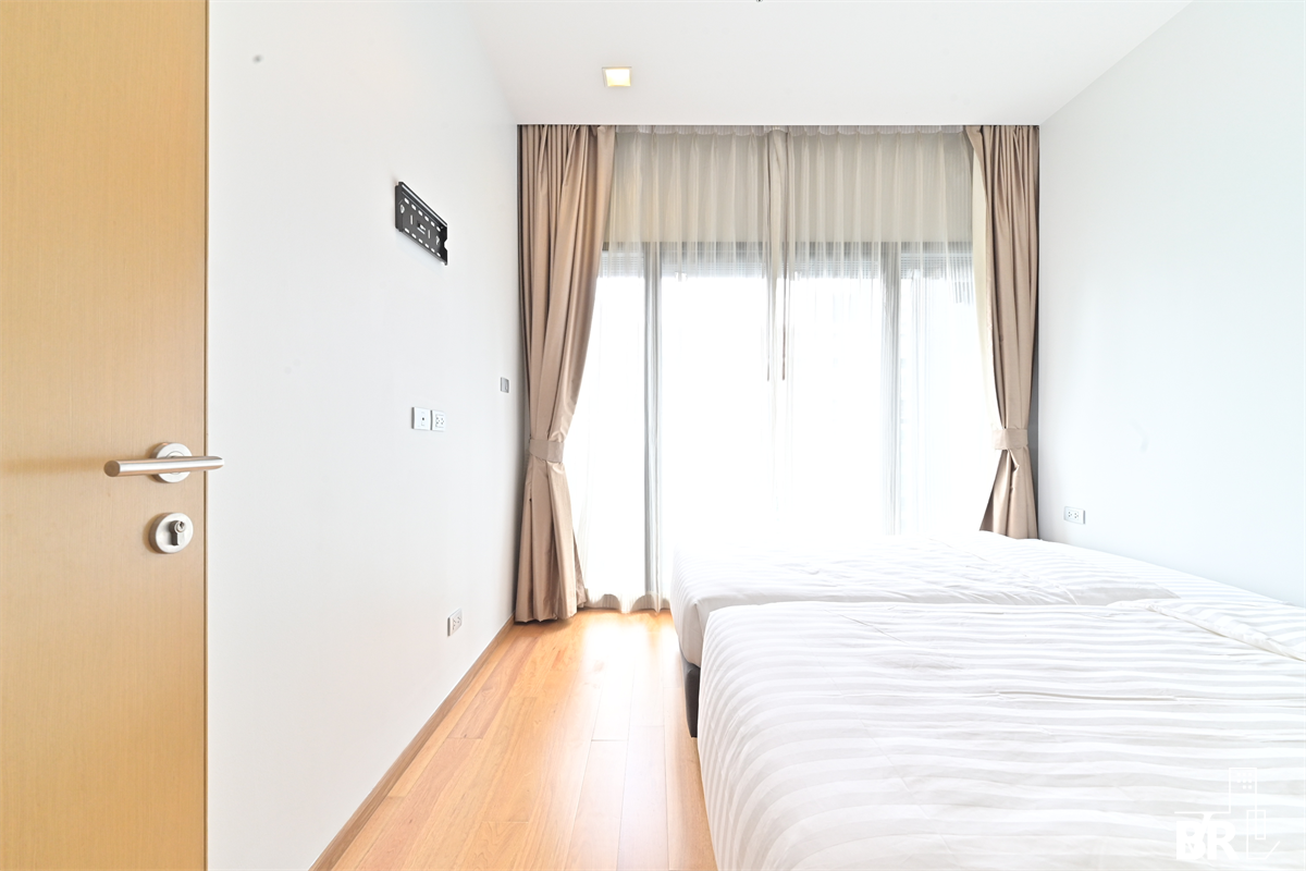 picture Hyde Sukhumvit 13 near BTS Nana Luxury Unit, Ready for You Without the Wait - 1/10