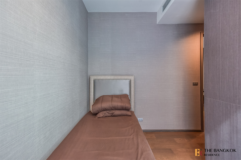 The Diplomat Sathorn near BTS Surasak Special unit at an attractive price