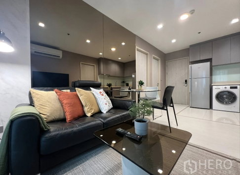 For rent 2 Bedroom Condominium in Rhythm Sukhumvit 36 - 38 in Phra Khanong, Khlong Toei, Bangkok BTS Thonglor  HRE00759