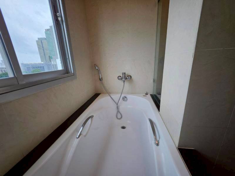รูป LTH15413 – Luxury Penthouse for Rent Sathorn | Exclusive City Lifestyle | Near BTS Surasak | 160,000 THB - รูปที่ 4/5