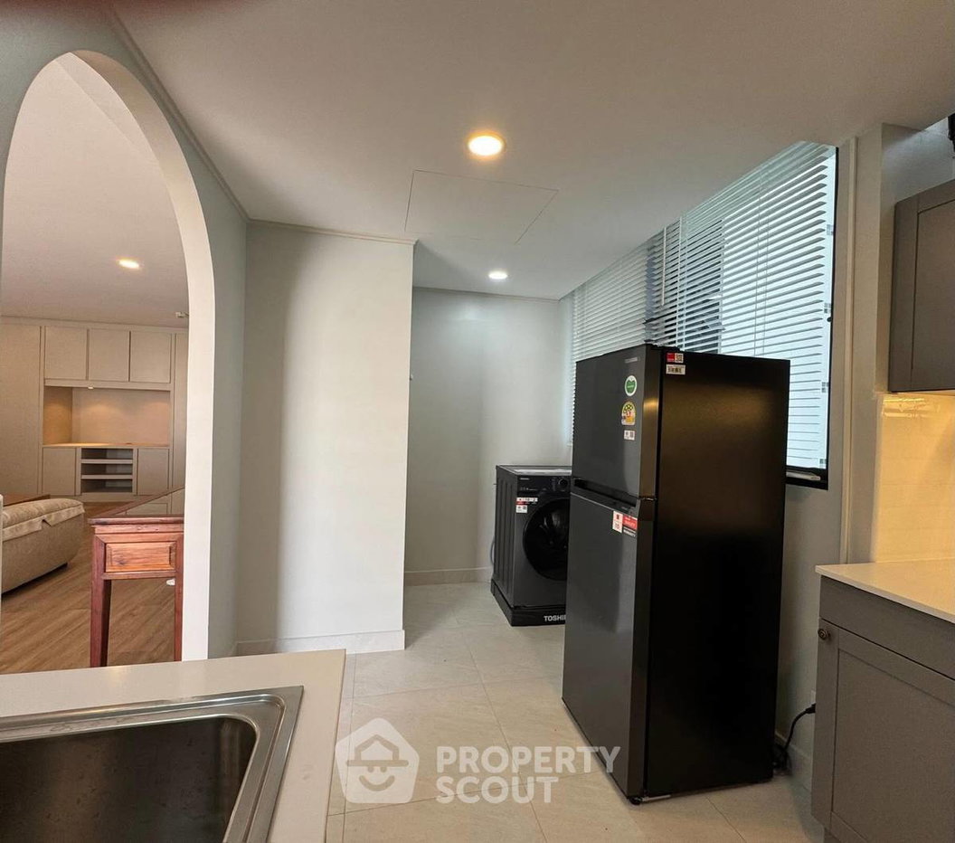 picture 2-BR Condo at Supalai Place Sukhumvit 39 near BTS Phrom Phong (ID 2901765) - 10/17
