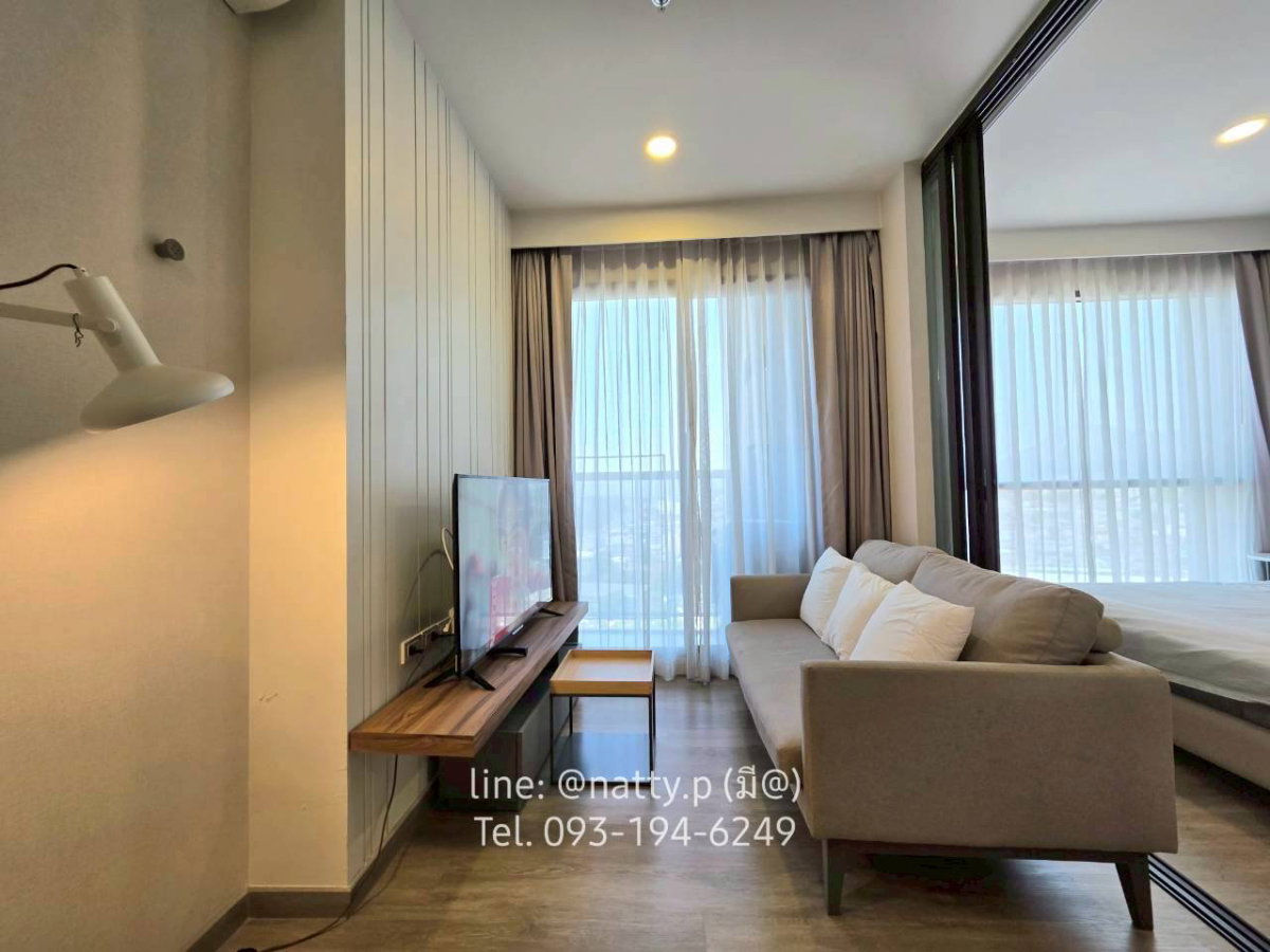 picture ✨ For rent  KEEN Center Sriracha ✨ - 6/12