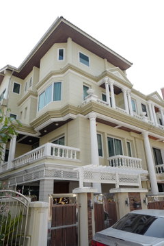 ขายบ้านสวย4ชั้น ซอยประชาอุทิศ23 ห้วยขวาง เหม่งจ๋าย แหล่งโรงเรียนนานาชาติ International schools