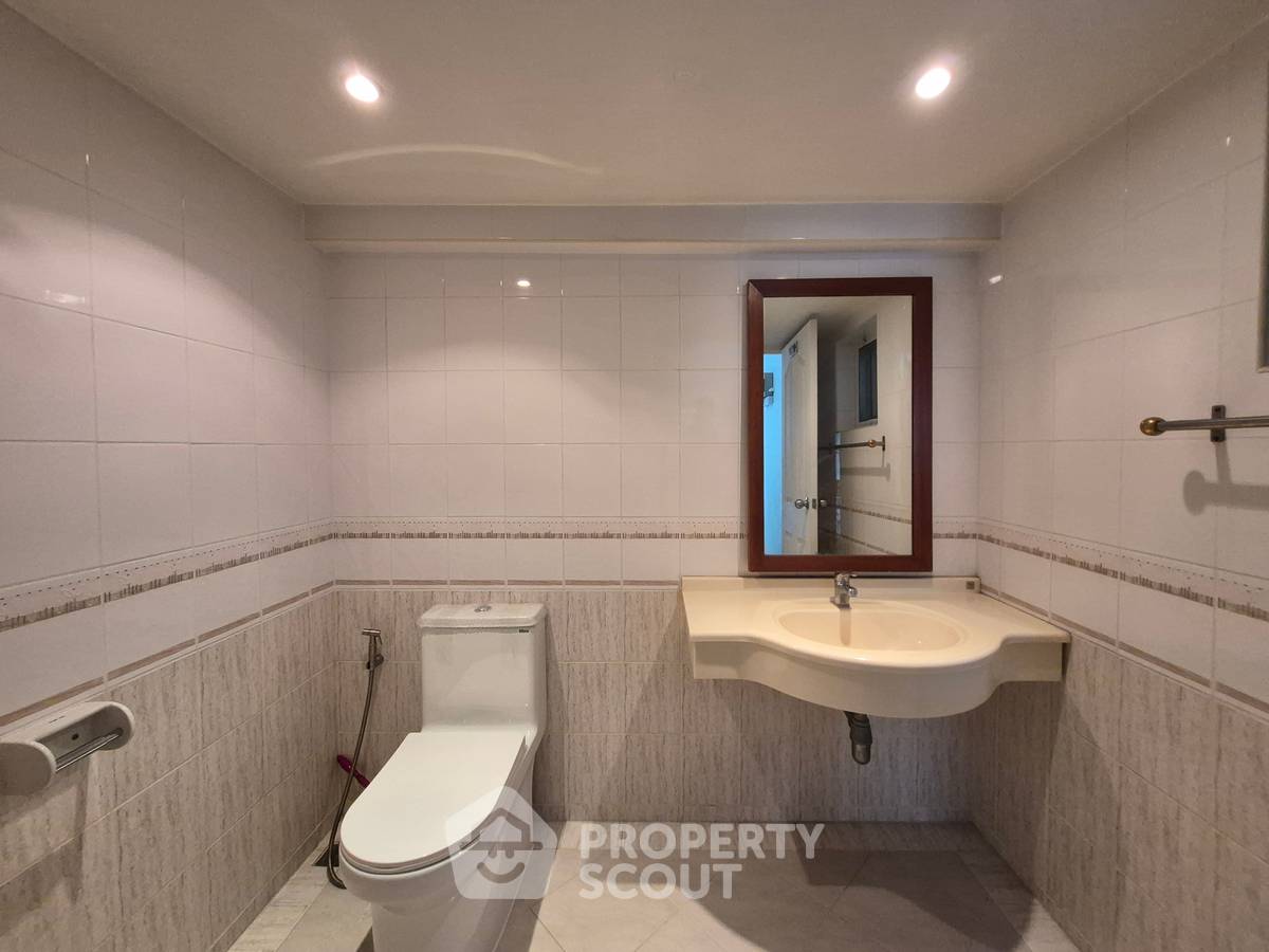 picture 4-BR House in Saen Saep (ID 2899597) - 8/14