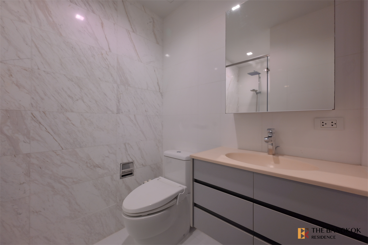 picture HQ By Sansiri  Room available, great price - 6/10