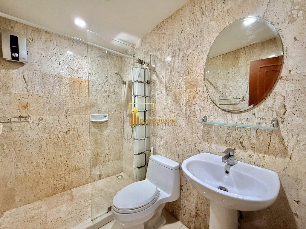 รูป Premier Condo | Modernized 2 Bed Property in Phrom Phong - BR61339CD - รูปที่ 18/32