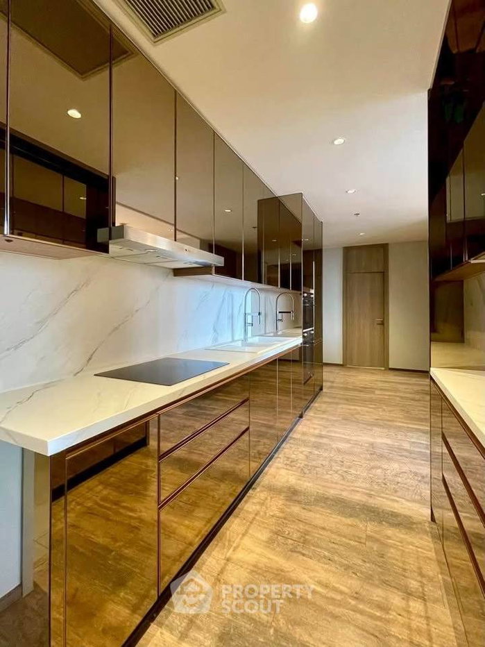 picture 3-BR Condo at Noble Ploenchit near BTS Phloen Chit (ID 2899486) - 14/18