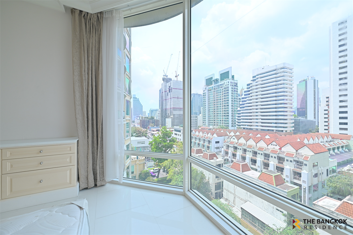 picture Royce Private Residences  Luxuriously Elevated Unit - 2/10