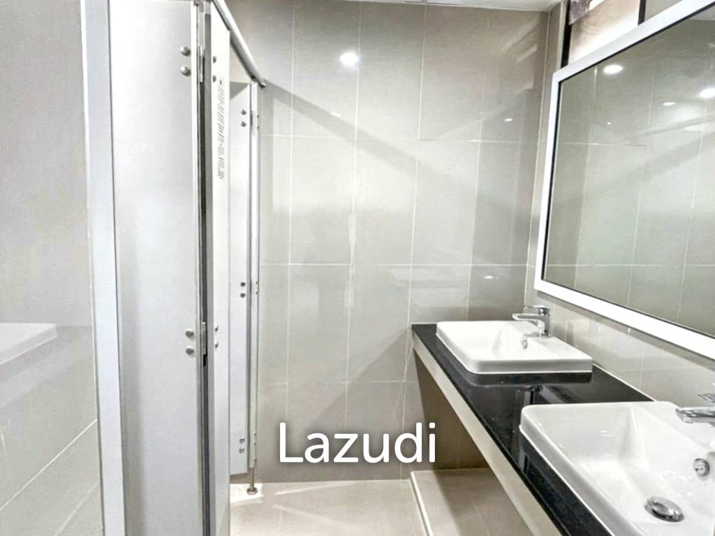 รูป 2 Restrooms 244 SQ.M Office at Skulthai Surawong Tower - รูปที่ 7/7