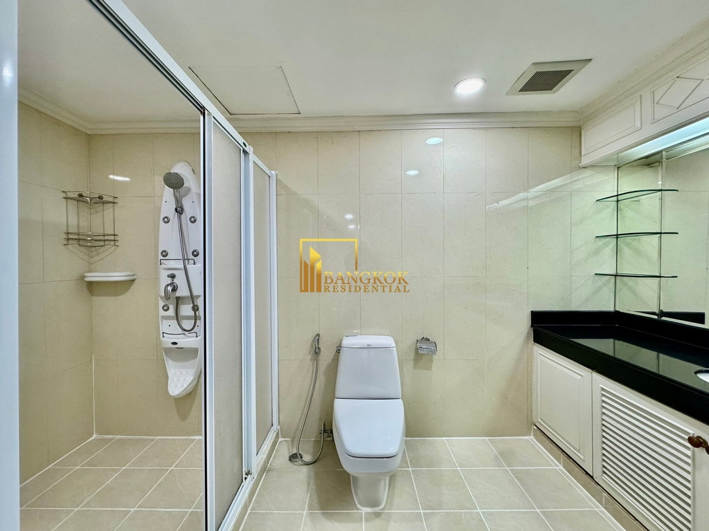 รูป Enormous 4 Bedroom Apartment Located in Phrom Phong Area - BR0765AP - รูปที่ 20/58