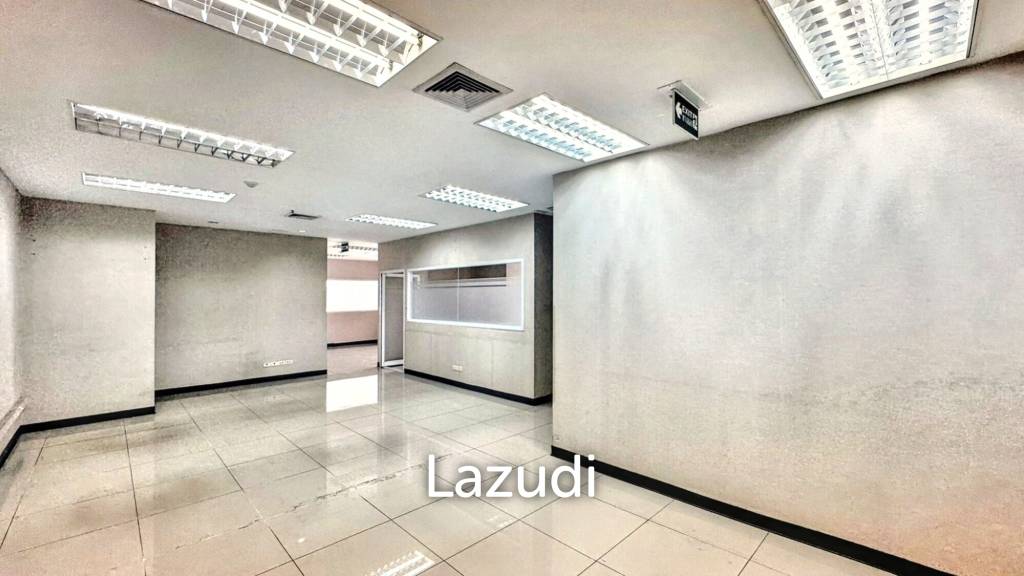 รูป Office Space for Rent in Jewelry Trade Center - รูปที่ 18/18