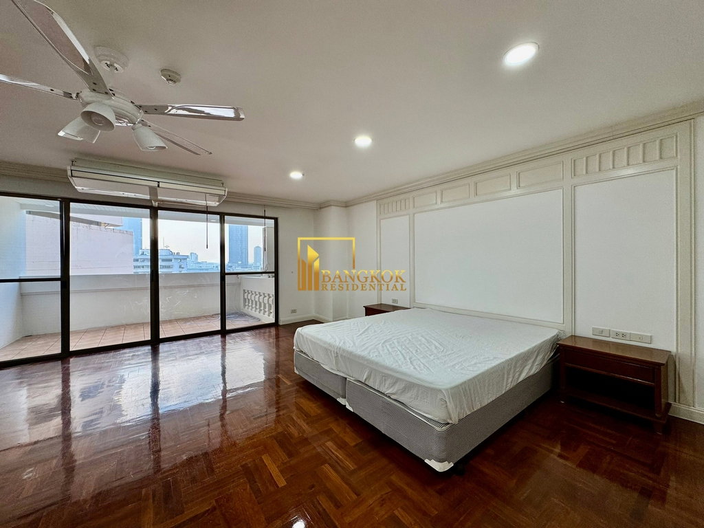 รูป Enormous 4 Bedroom Apartment Located in Phrom Phong Area - BR0765AP - รูปที่ 15/58