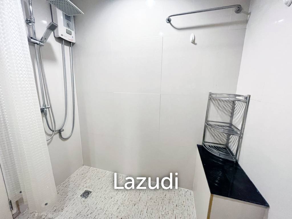 รูป 55 sqm 2 Bedroom Condo on 11th Floor in Huai Khwang Bangkok - รูปที่ 10/10