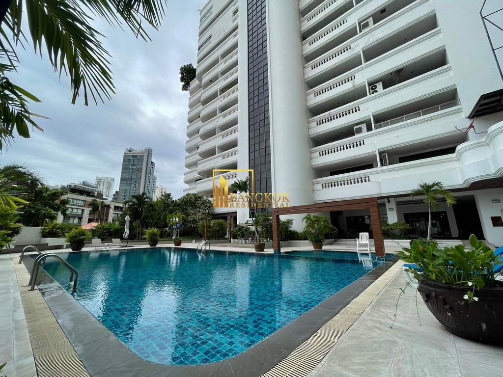 รูป Enormous 4 Bedroom Apartment Located in Phrom Phong Area - BR0765AP - รูปที่ 38/58