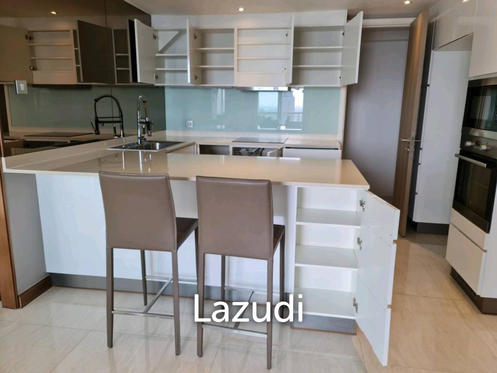 รูป 238 sqm duplex condo on 30th floor in Khlong Tan Nuea Bangkok - รูปที่ 5/12