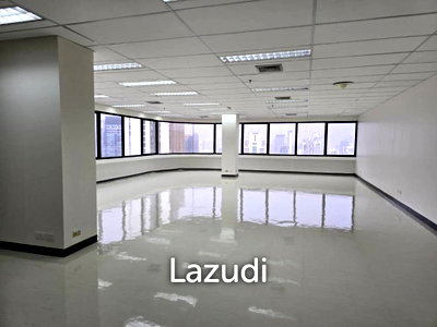Office for rent Lumpini Park : Spacious Office in Ocean Tower 2 Bangkok